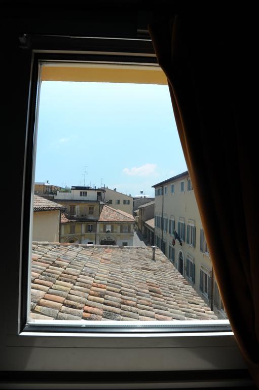 B&B Aurora Domus D'A-Mare Pesaro Ruang foto