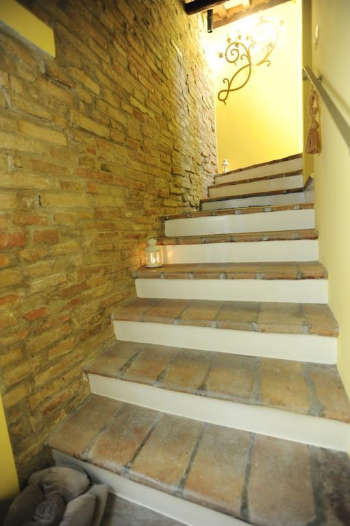 B&B Aurora Domus D'A-Mare Pesaro Bagian luar foto