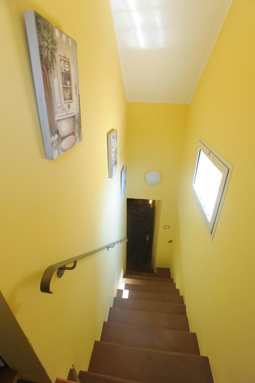 B&B Aurora Domus D'A-Mare Pesaro Bagian luar foto