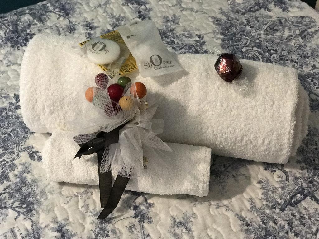 B&B Aurora Domus D'A-Mare Pesaro Bagian luar foto