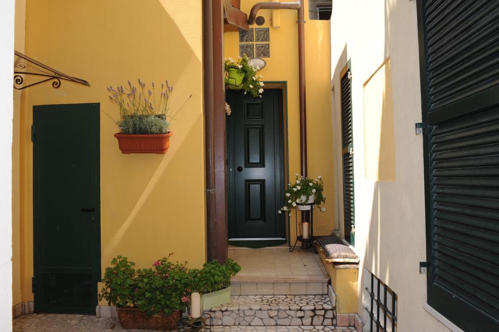 B&B Aurora Domus D'A-Mare Pesaro Bagian luar foto